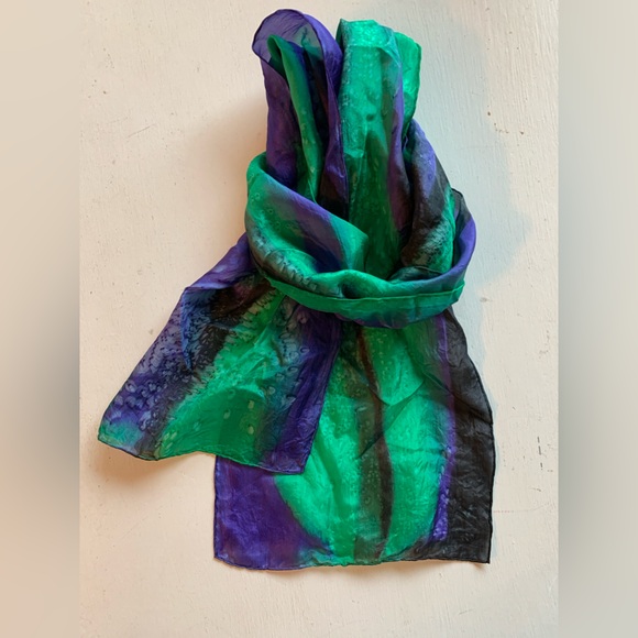 Accessories - SILK Elegant Green and Purple Silk Scarf